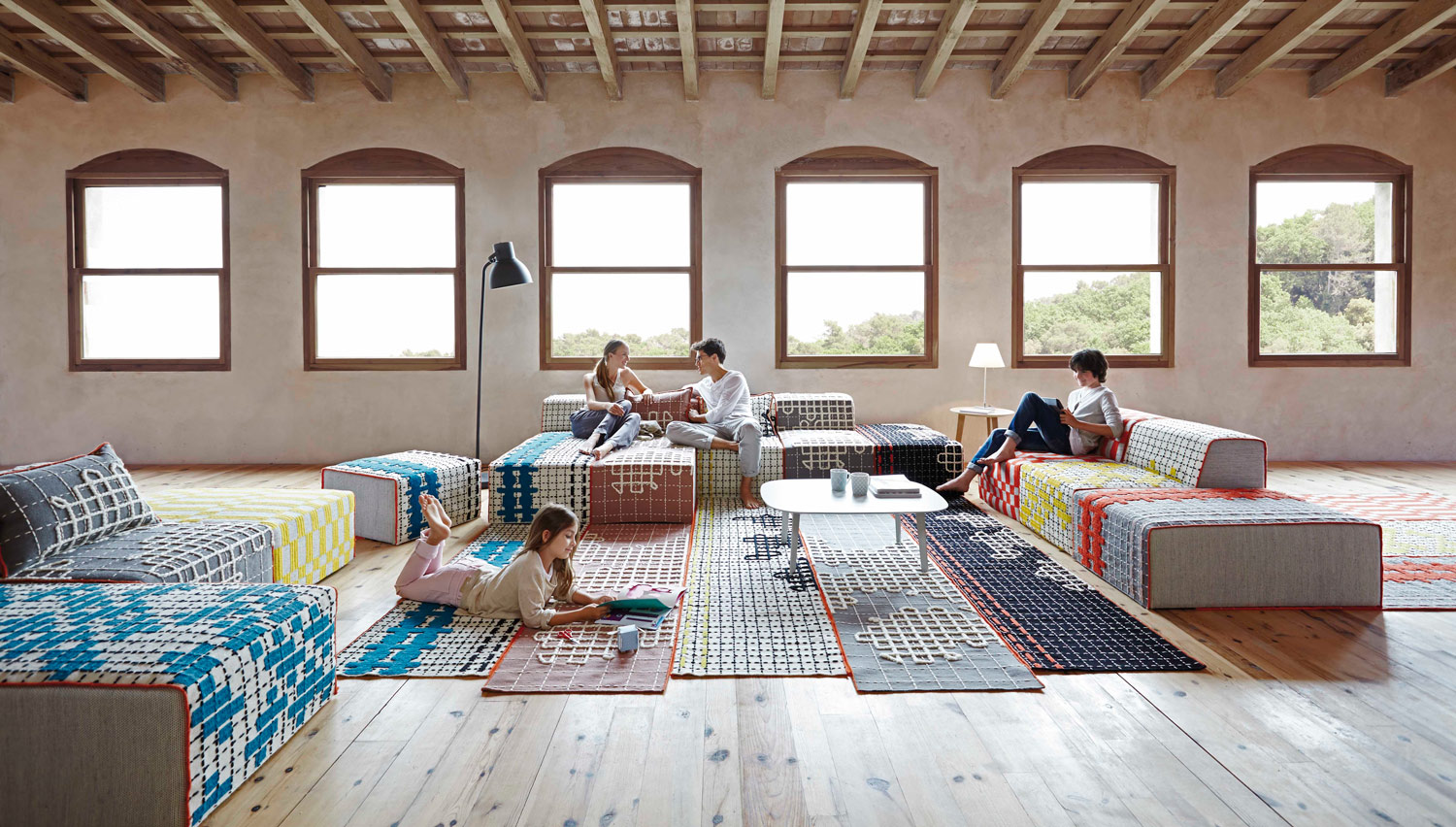 Den mest fleksible indretning med gulvtæpper fra Gitz Design og Gan Rugs