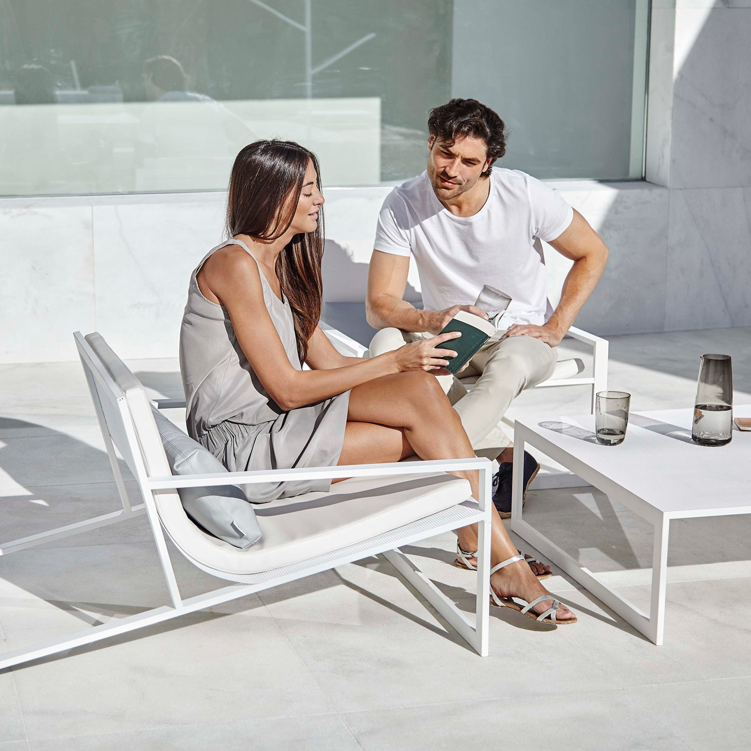Blau luksus design møbler med den lækre loungestol fra Gitz Design og Gandia Blasco