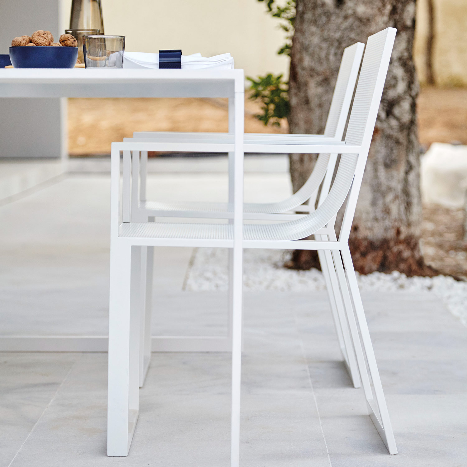 Blau luksus design møbler med enkle spisebordsstole fra Gitz Design og Gandia Blasco
