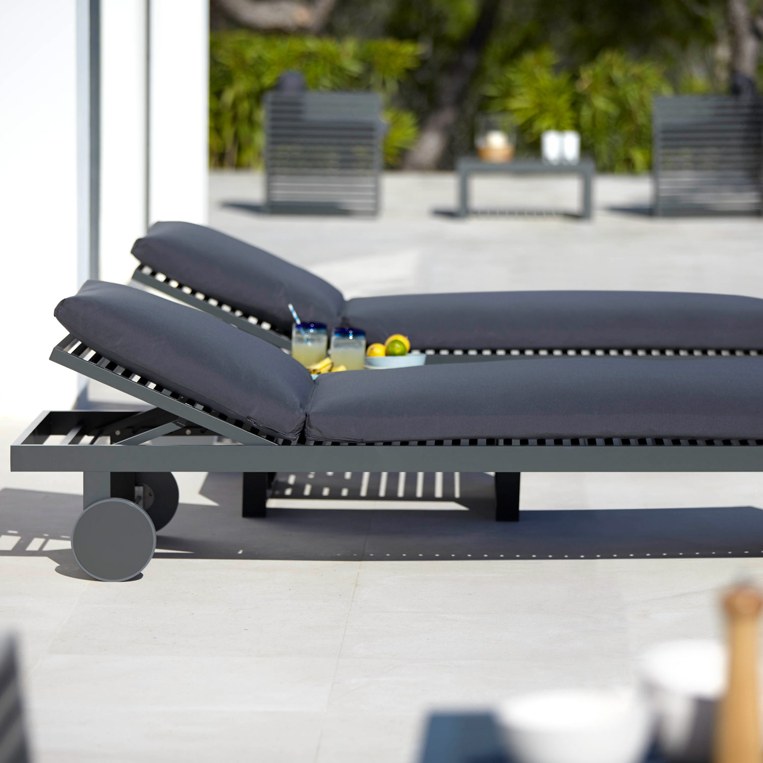 DNA luksuriøse møbler med de skønneste hynder til liggestol i den bedste kvalitet fra Gitz Design og Gandia Blasco