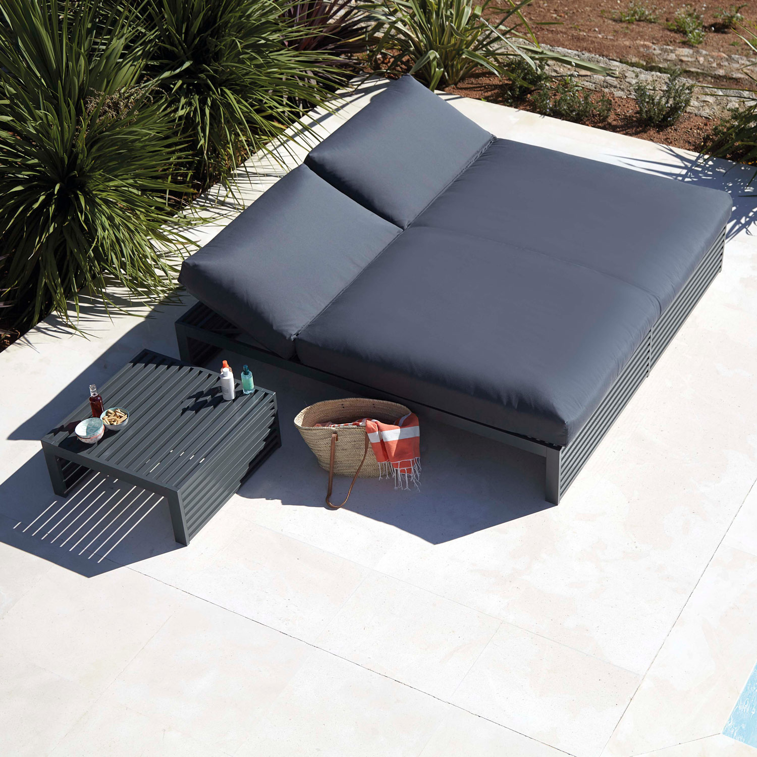 DNA luksuriøse møbler til ren afslapning og nydelse på terrassen fra Gitz Design og Gandia Blasco