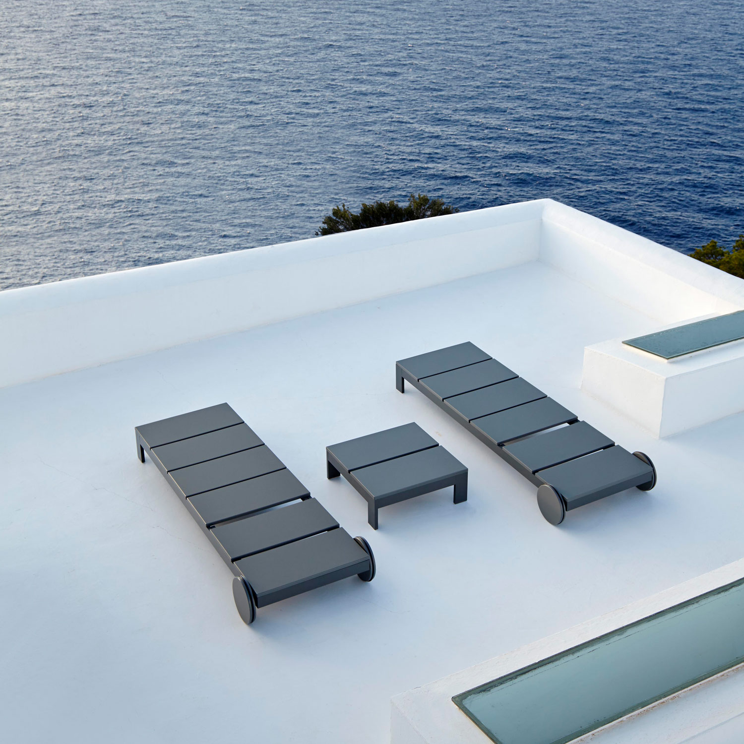 Na Xemena havemøbler loungesæt med de flotteste liggestole fra Gitz Design og Gandia Blasco
