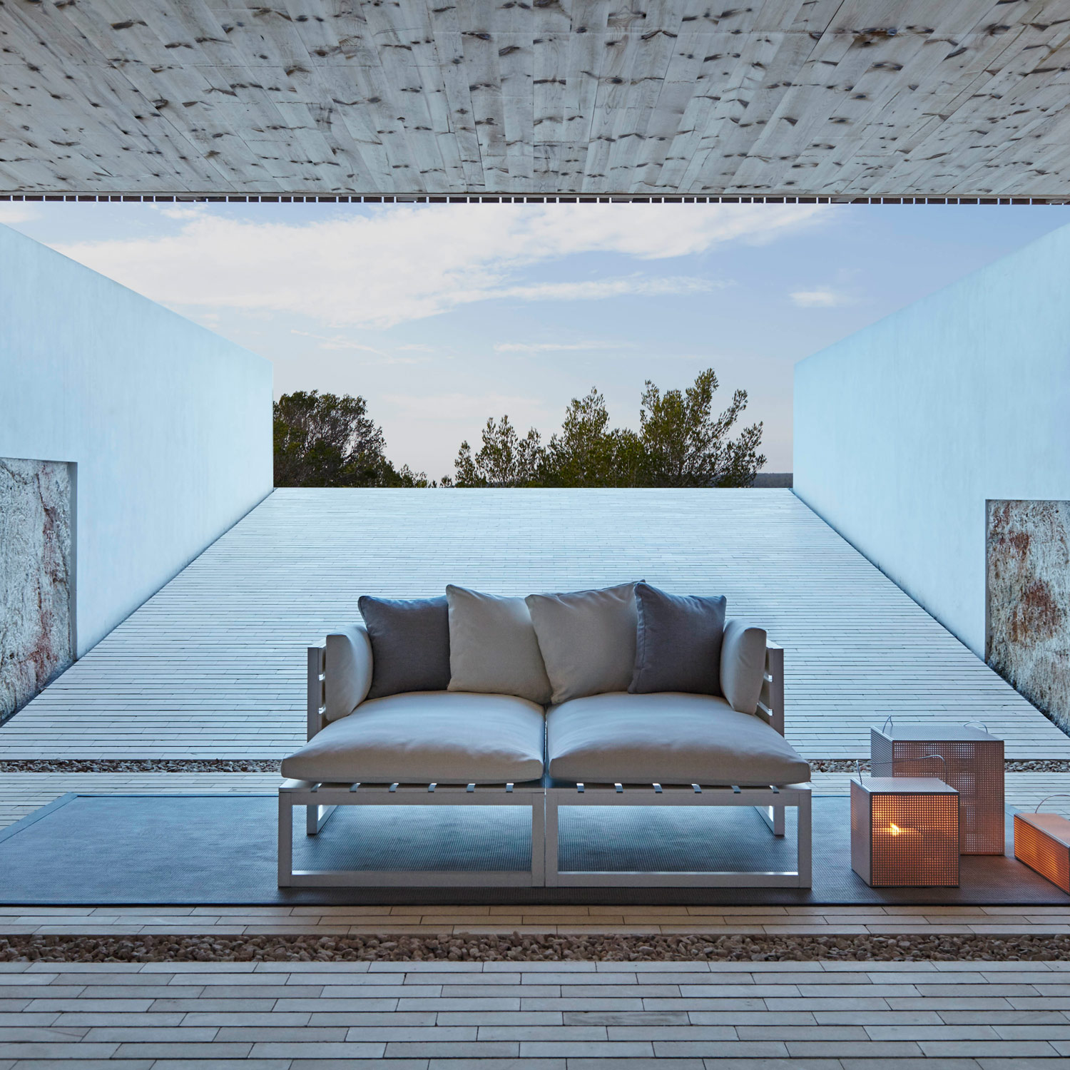 Saler Soft designermøbler sofaer modul 2 med hynder og med lyslygter fra Gitz Design og Gandia Blasco