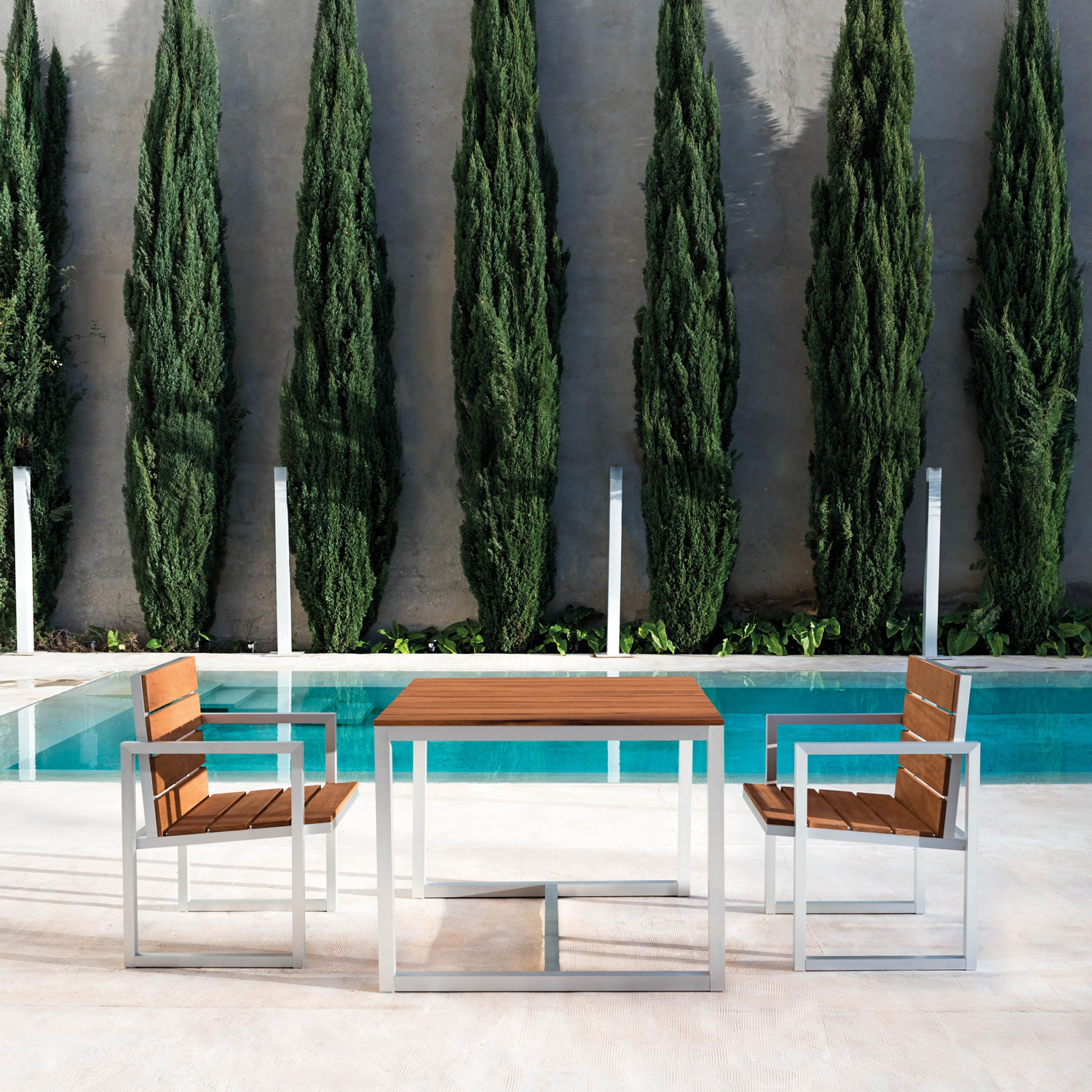 Saler Soft designermøbler med spisebord og stole i teak fra Gitz Design og Gandia Blasco