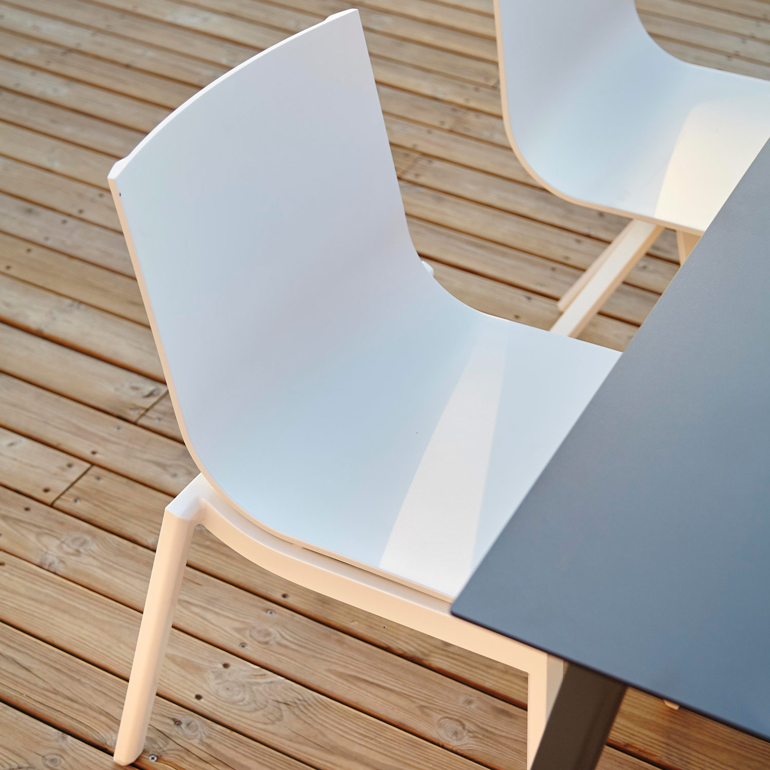 Stack eksklusive havemøbler spisebordsstol med det unikke stel fra Gitz Design og Gandia Blasco