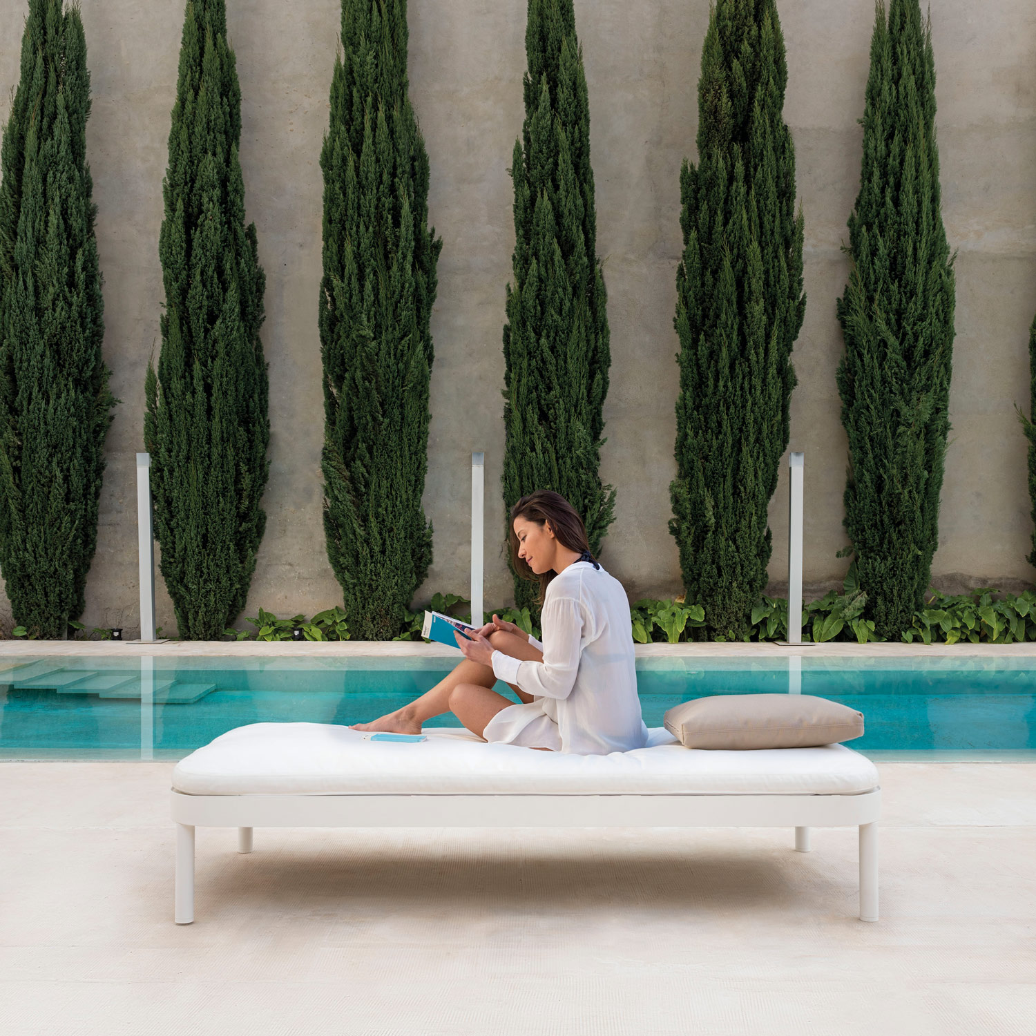 Tropez luksus havemøbler og daybed i det flotte og elegante design fra Gitz Design og Gandia Blasco