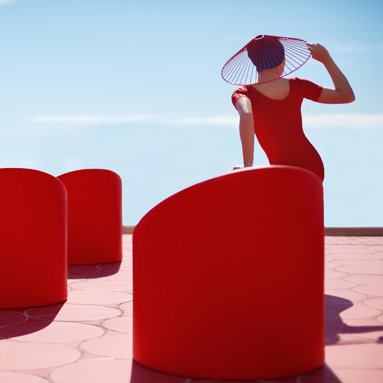 Altanmøbler støbt i plast i den flotte røde farve fra serien Lipstick fra Gitz Design