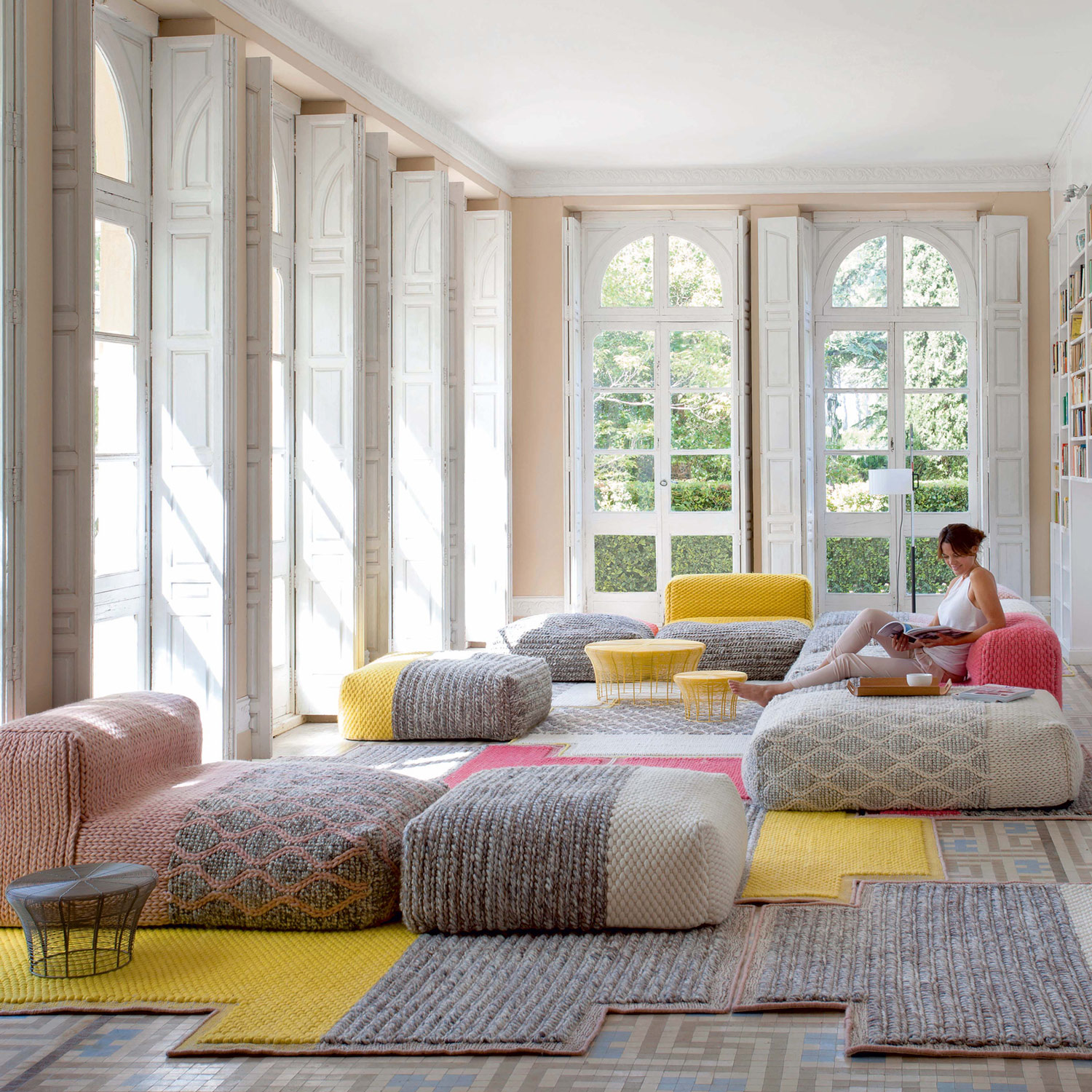 Skab den flotte indretning med uld tæpper og pufs fra Gan Rugs