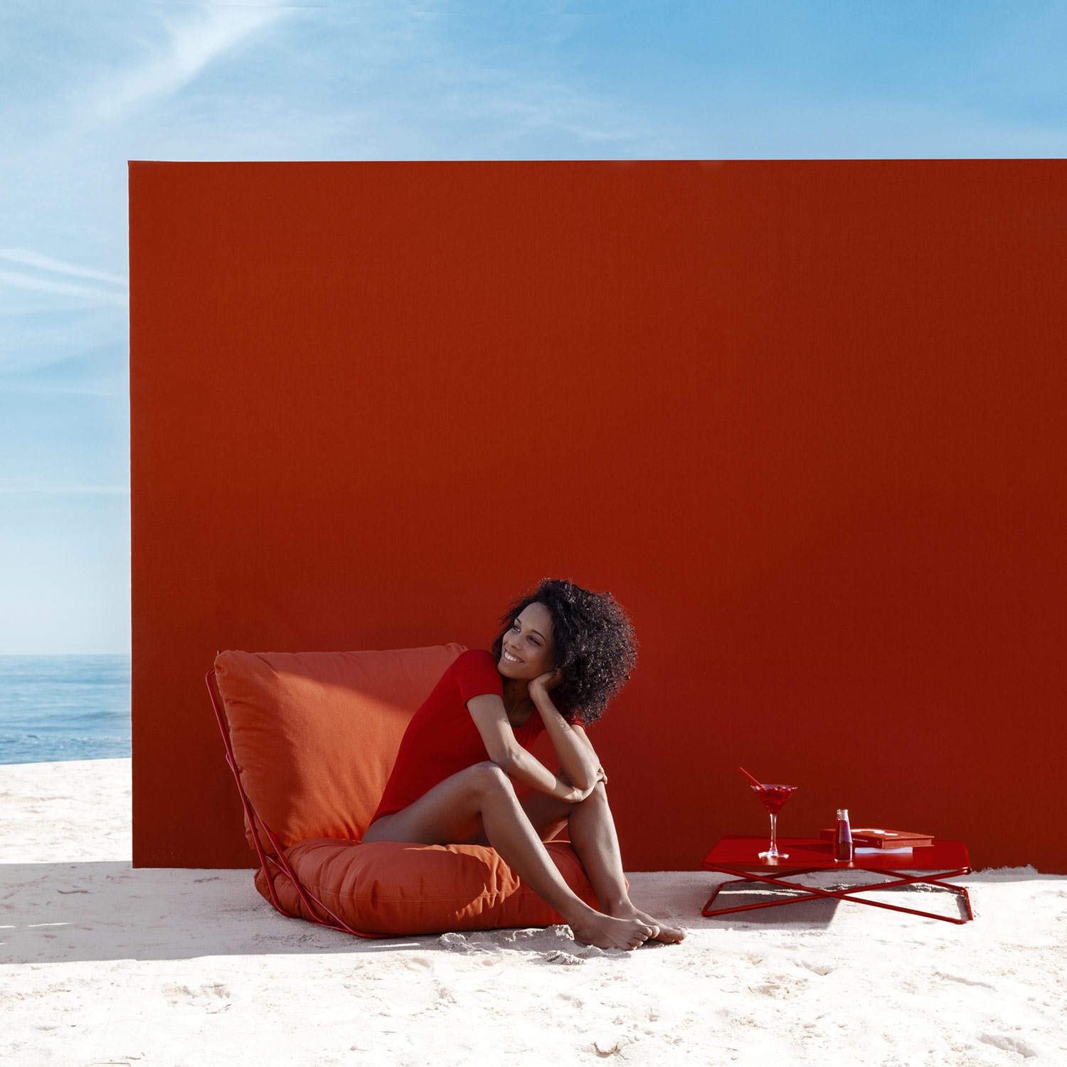 Valentina loungesæt i rød til stranden
