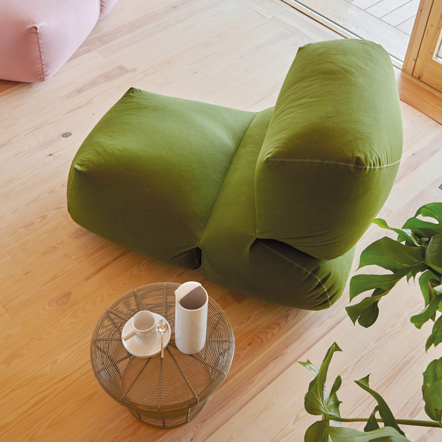 Velour stol i flot grøn velour fra Grapy serien fra Gitz Design